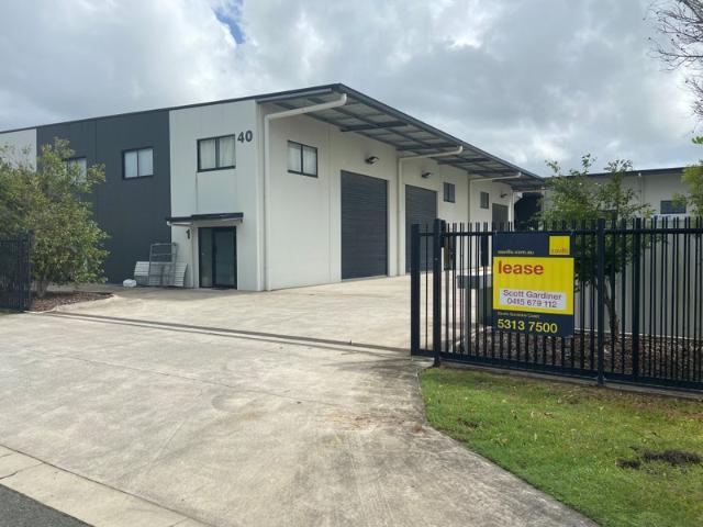 Warehouse for rent in Kings Creek, Queensland