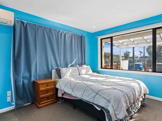 House for sale in Chaslands, Canterbury
