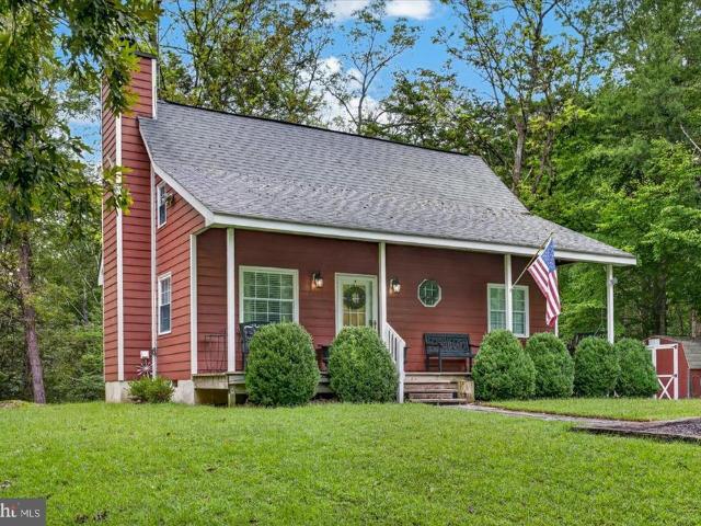House for sale in Louisa, Louisa County