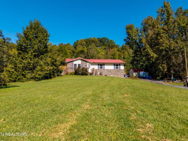 House for sale in Batley, Clinton