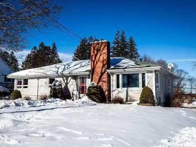 House for sale in Lunenburg, Nova Scotia