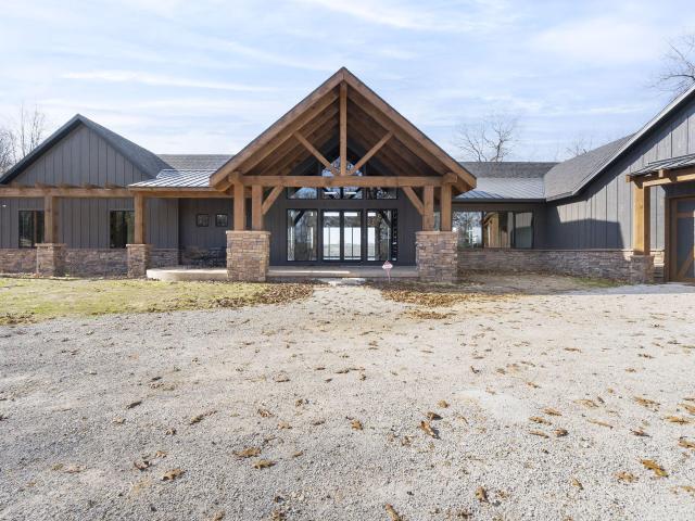 House for sale in Saddlebrooke, Christian County