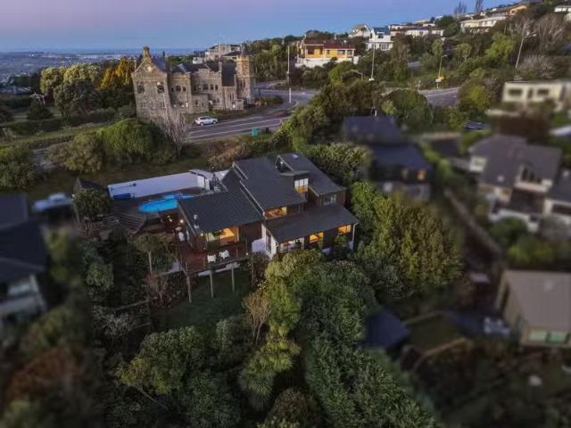 House for sale in Chaslands, Canterbury