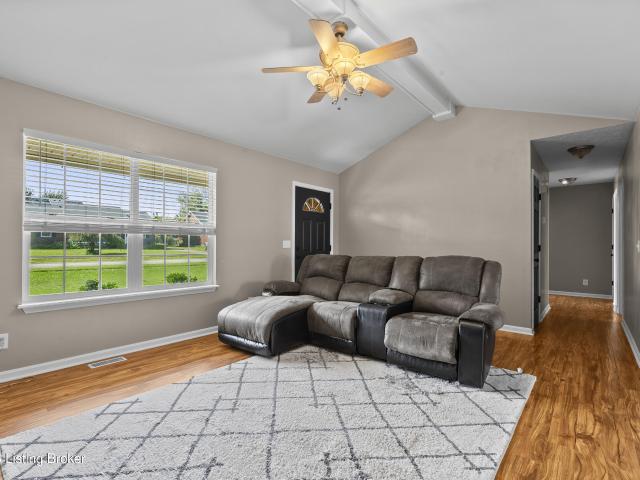House for sale in Mount Washington, Kentucky