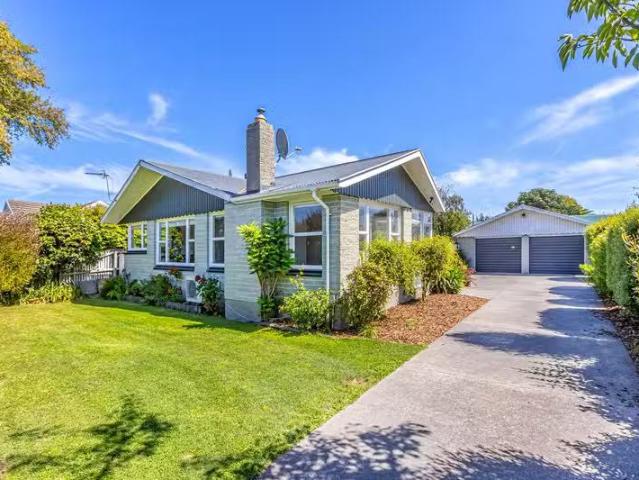 House for sale in Chaslands, Canterbury