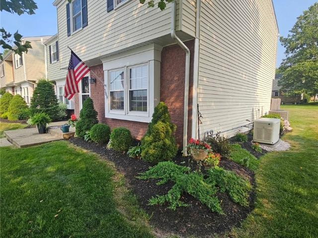 Townhouse for sale in Hamburg, New York