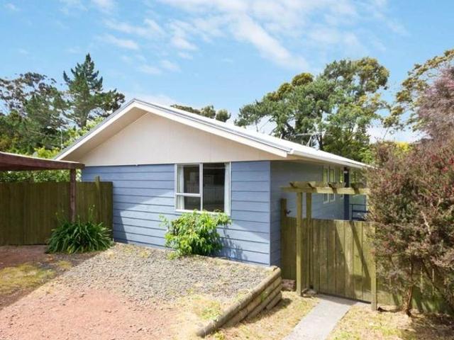 House for rent in Henderson-Massey, Rapanui