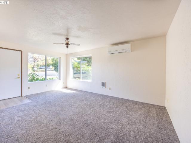 House for sale in Myrtle Creek, Douglas County
