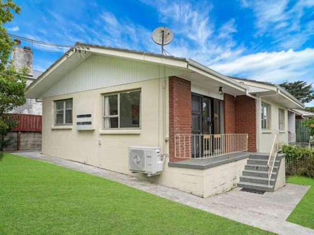 House for sale in Oratia