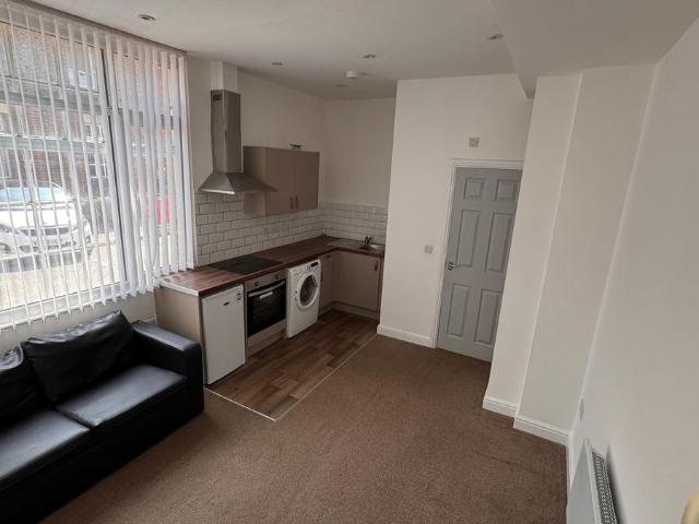 Studio for rent in Thornes, Wakefield