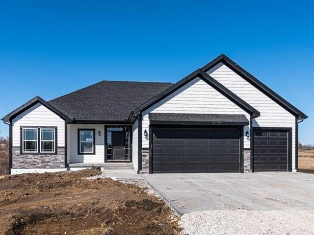 House for sale in Basehor, Kansas