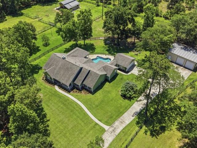House for sale in Magnolia, Texas