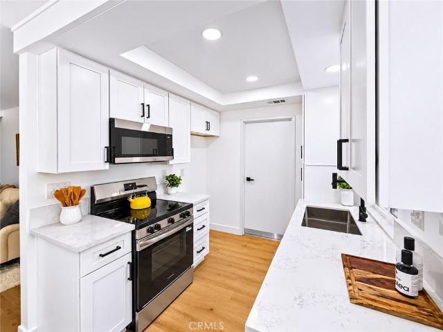 Condo for sale in Briarcliff Village Condominiums, Tustin