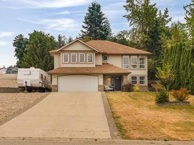 House for sale in Salmon Arm, British Columbia