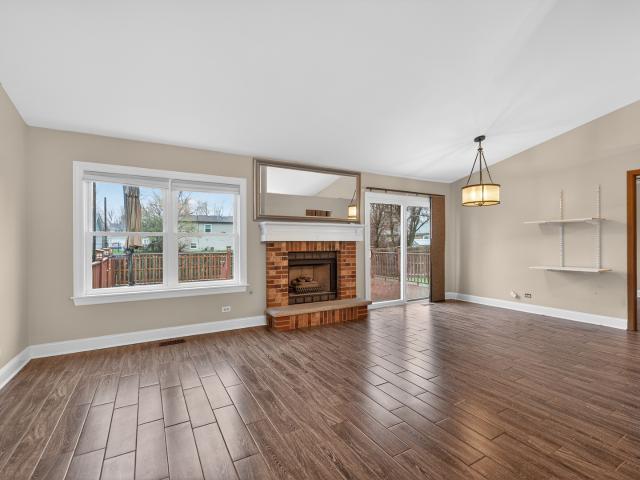 House for sale in Mchenry, Illinois