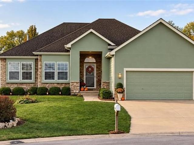 House for sale in Honey Creek Farms, Basehor