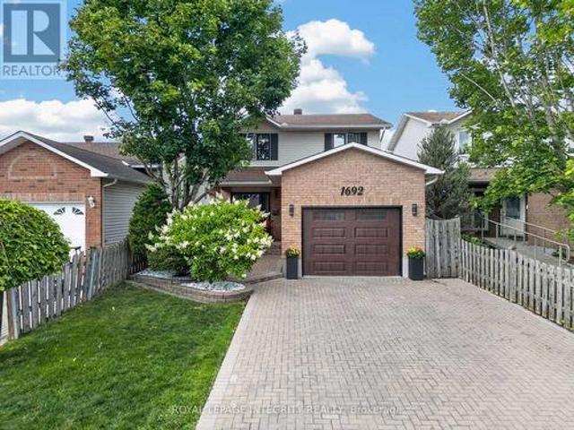 House for sale in Orléans Village - Châteauneuf, Ottawa