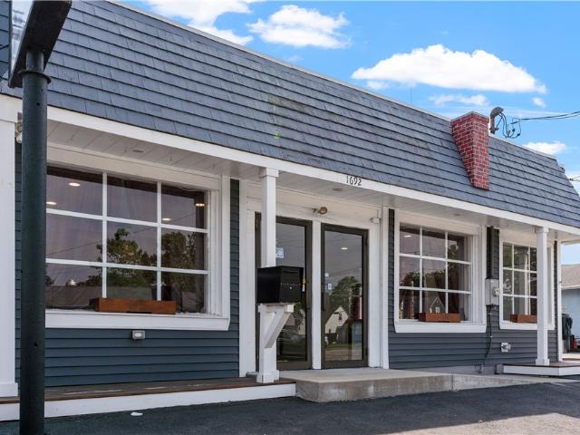 Commercial for sale in Warwick