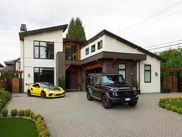 House for sale in Harbour Chines, Coquitlam