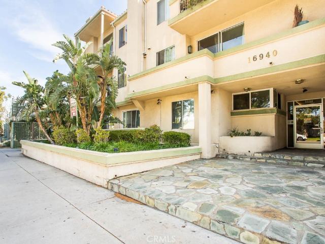 Condo for sale in Canoga Park, California