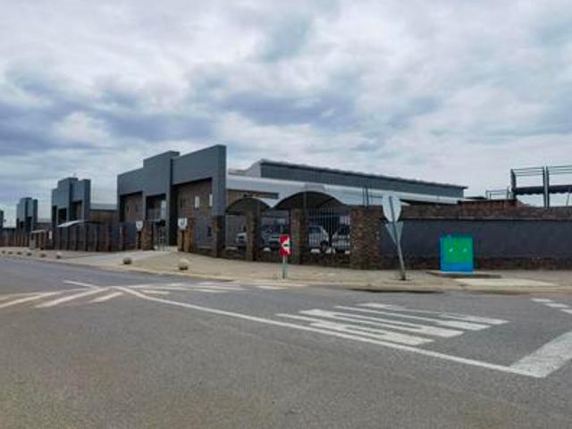 Commercial for rent in Nellmapius, Gauteng