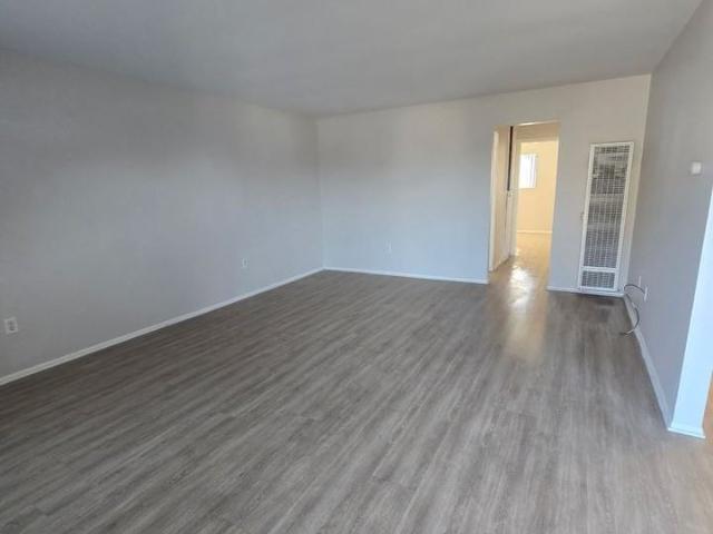 Apartment for rent in Huntington Beach, California