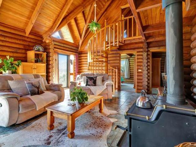 House for sale in Cust, Canterbury