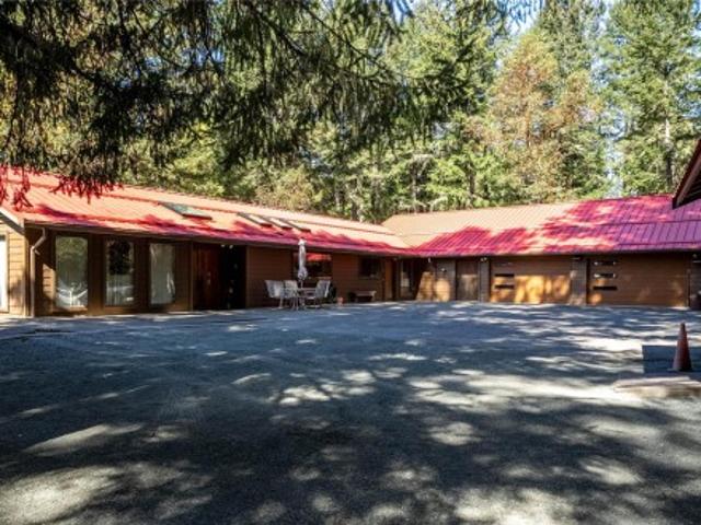 House for sale in Highlands, British Columbia