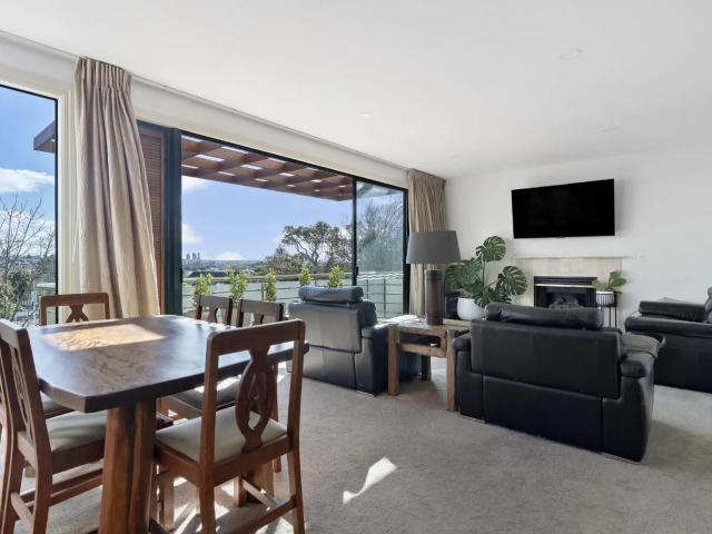 Townhouse for rent in Meadowbank, Ōrākei