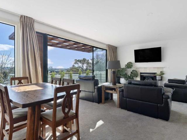 Townhouse for rent in Meadowbank, Ōrākei