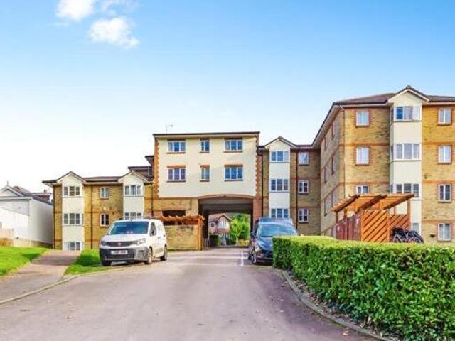 House for sale in Hillview, Surrey