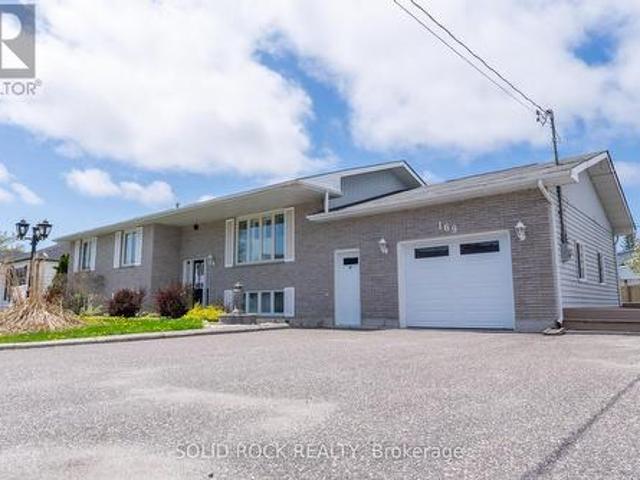 House for sale in Copper Cliff, Ontario