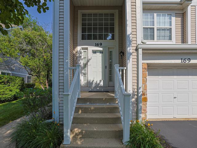 Townhouse for sale in Carol Stream, Illinois