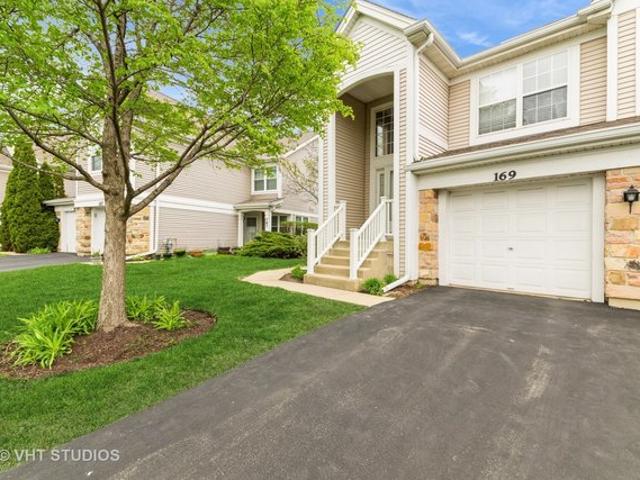 Townhouse for sale in Carol Stream, Illinois