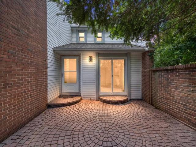 Townhouse for sale in Bloomfield Hills, Michigan