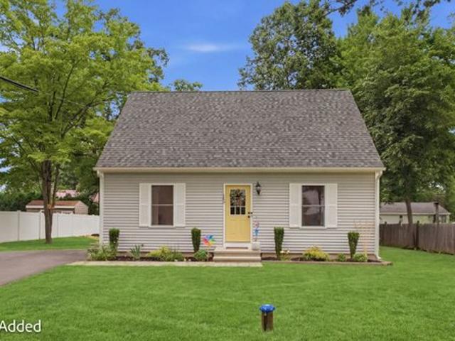 House for sale in Suffield, Connecticut