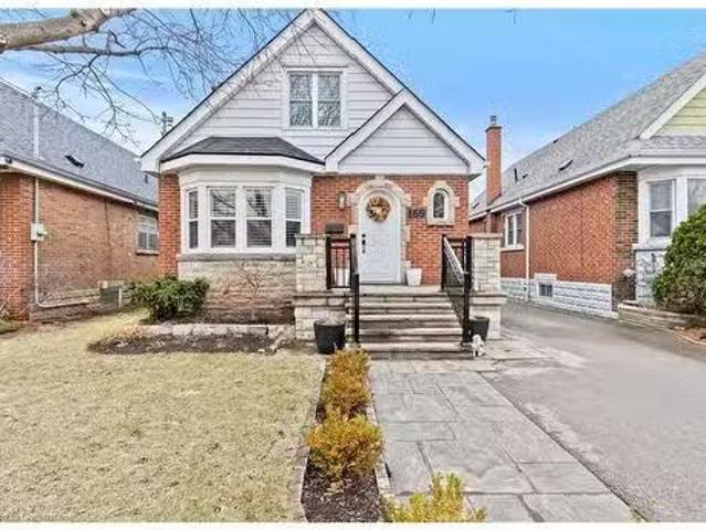 House for sale in Ancaster, Ontario