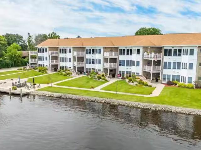 Condo for sale in Neenah