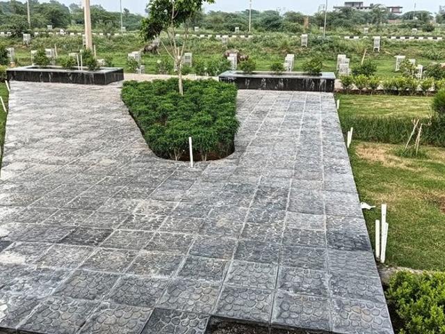 Land for sale in Hariana