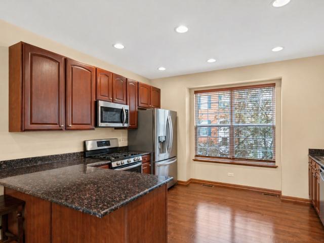 Townhouse for sale in Gilberts, Illinois