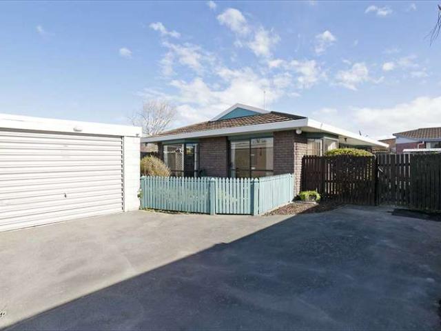 Townhouse for rent in Canterbury