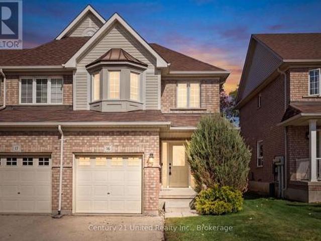 Townhouse for sale in Durham, Ontario