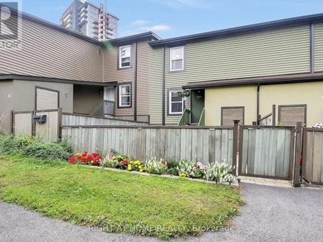Townhouse for rent in College, Ottawa