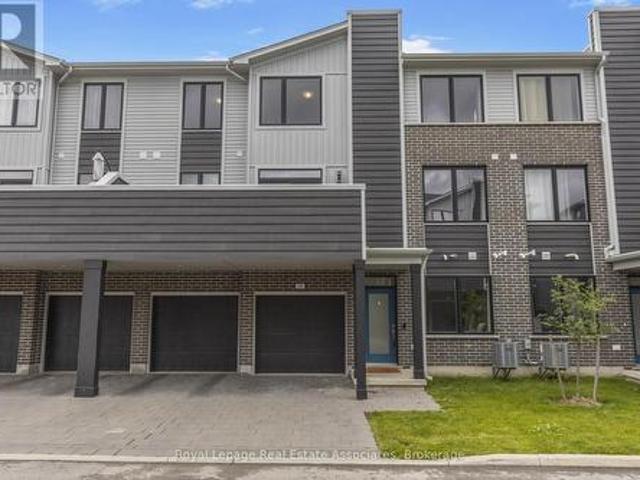 Townhouse for sale in Arva, Ontario