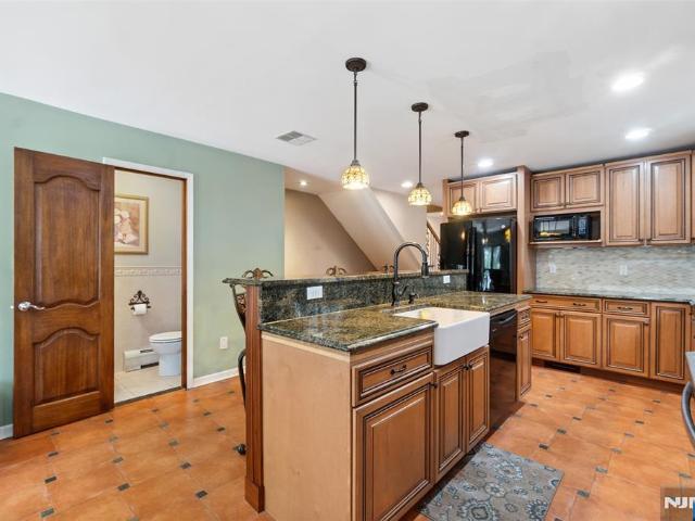 Townhouse for sale in Cliffside Park