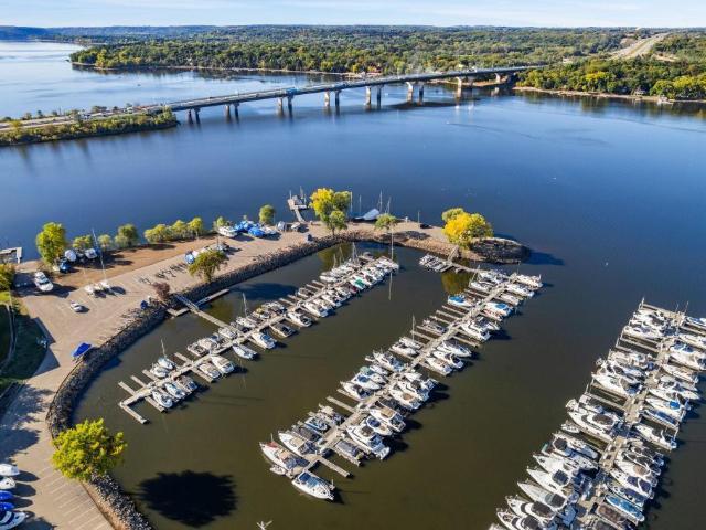Commercial for sale in Hudson, Saint Croix County