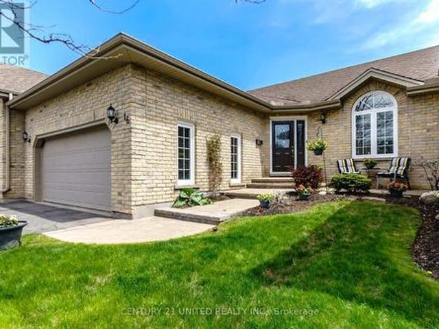 Townhouse for sale in Peterborough, Ontario