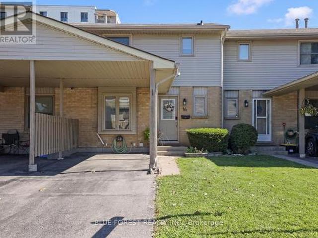 Townhouse for sale in Arva, Ontario