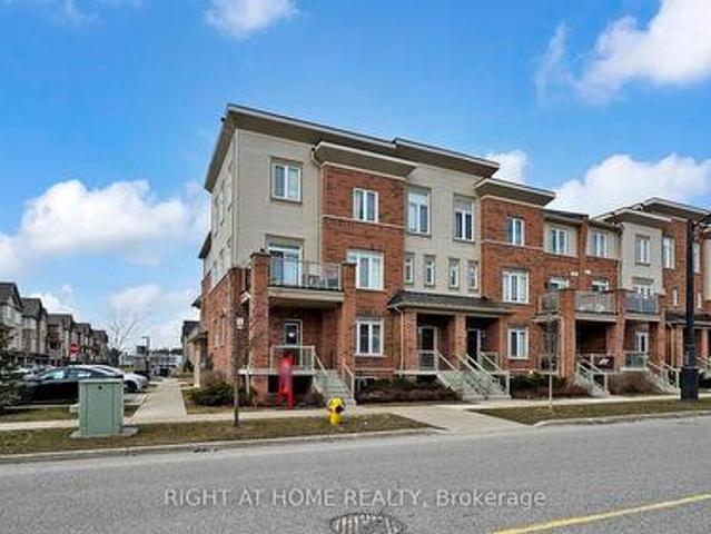 Townhouse for sale in Durham, Ontario
