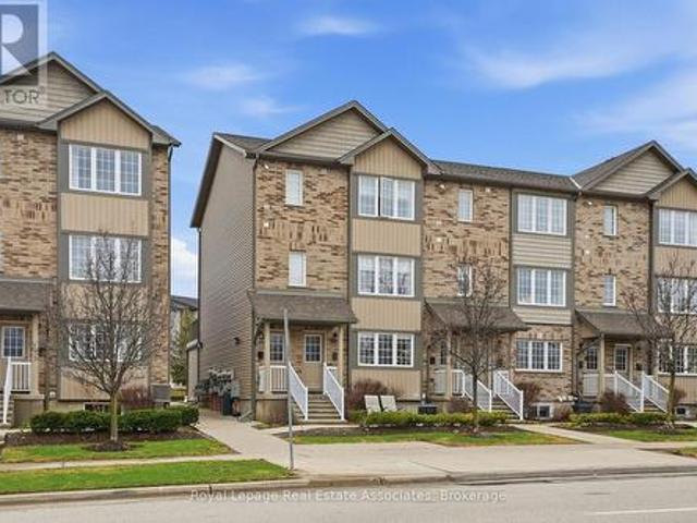 Townhouse for sale in Kitchener, Ontario